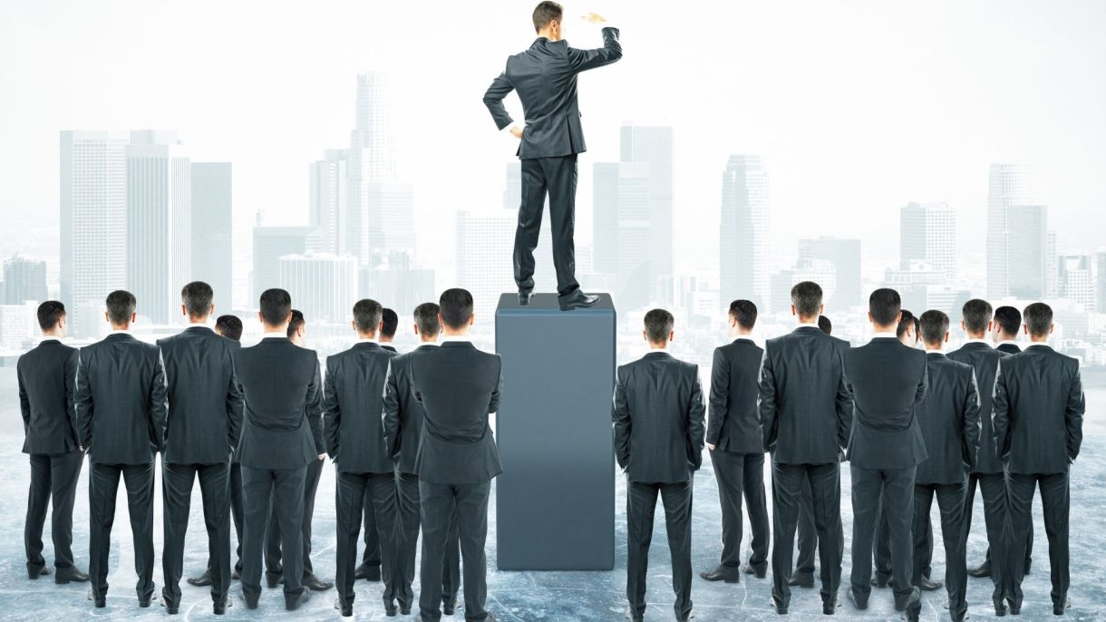 Lãnh đạo là gì? Đặc điểm, tố chất của người lãnh đạo