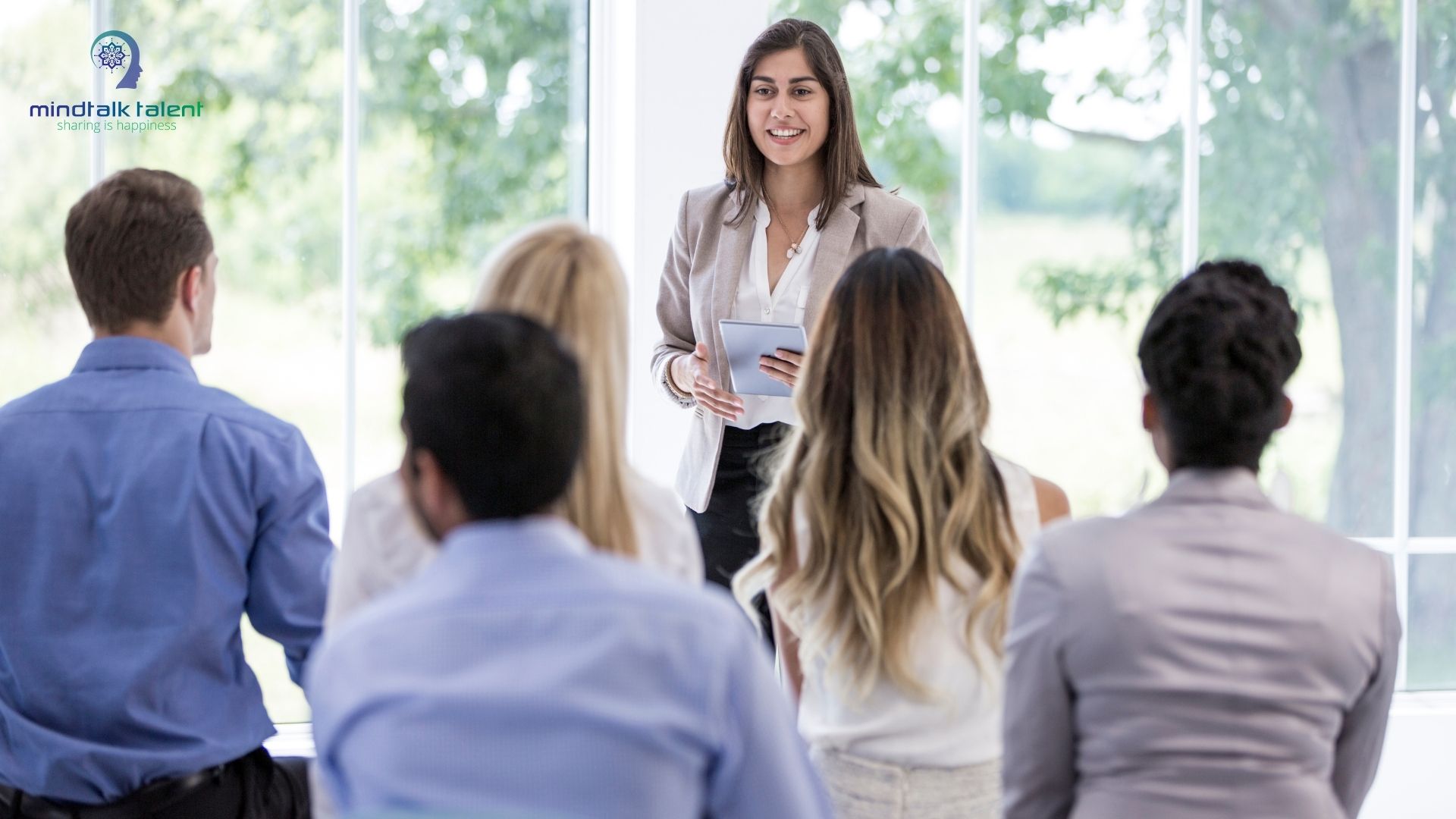 Phong cách lãnh đạo tự do là gì? Ưu, nhược điểm, ví dụ 20 Cách triển khai phong cách lãnh đạo tự do hiệu quả